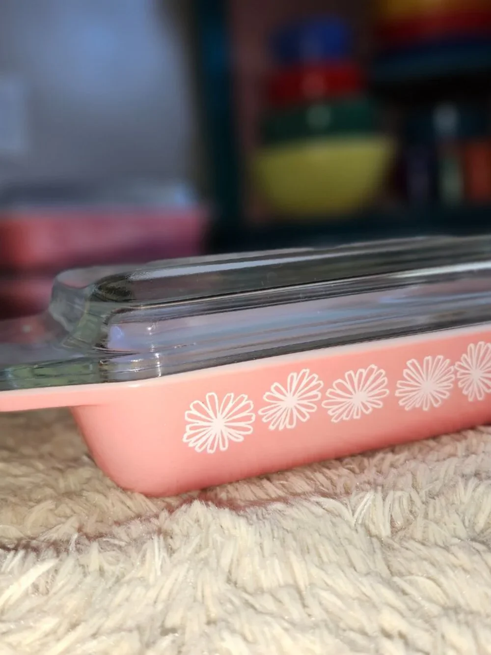 Pyrex pink daisy 584 with lid